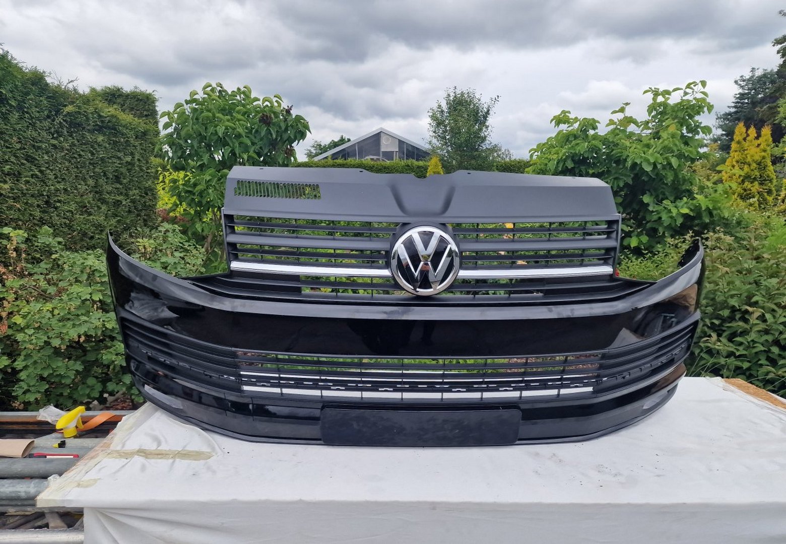 Foto von VwBus T6 Multivan Stoßstange Stoßfänger Vorne komplett LC9X und LC9Z  für VW Bus Ersatzteil