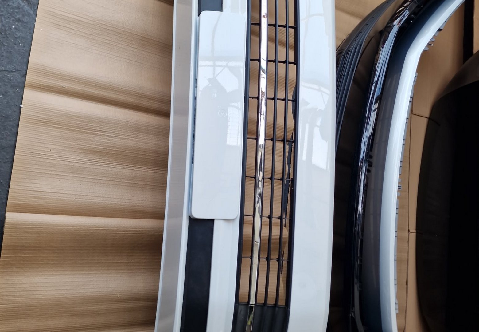 Foto von VwBus T6 Multivan Stoßstange Stoßfänger BUMPER KOMPLETT  für VW Bus Ersatzteil