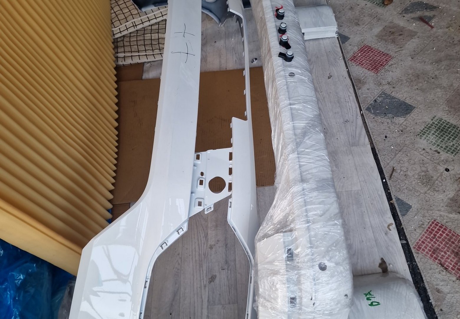 VW T6 T6.1 Stoßstangen-Set Vorne & Hinten – Originalpaket mit PDC-Aussparungen