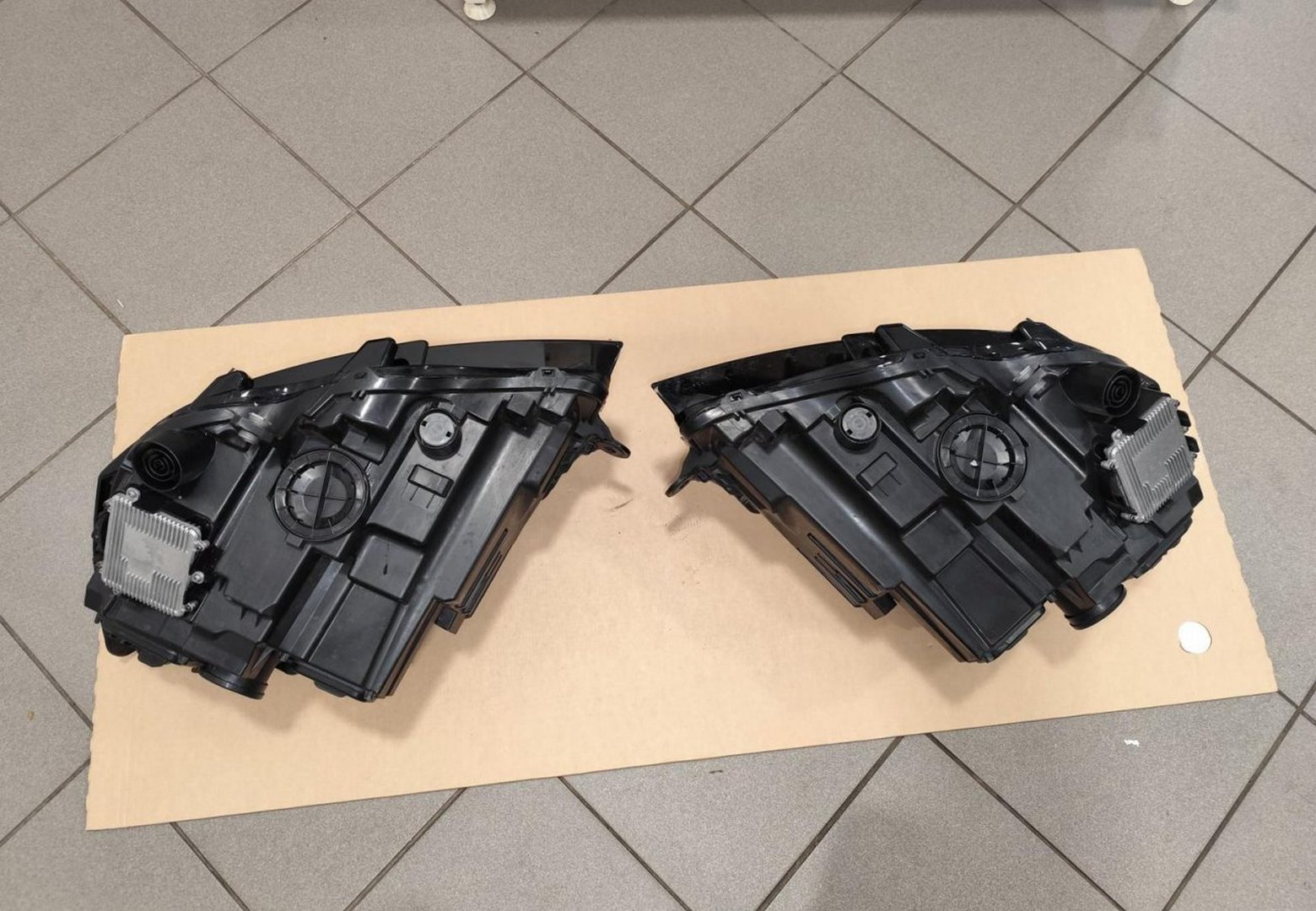 Foto von VW-BUS T6.1 Led Scheinwerfer komplett Paket  für VW Bus Ersatzteil