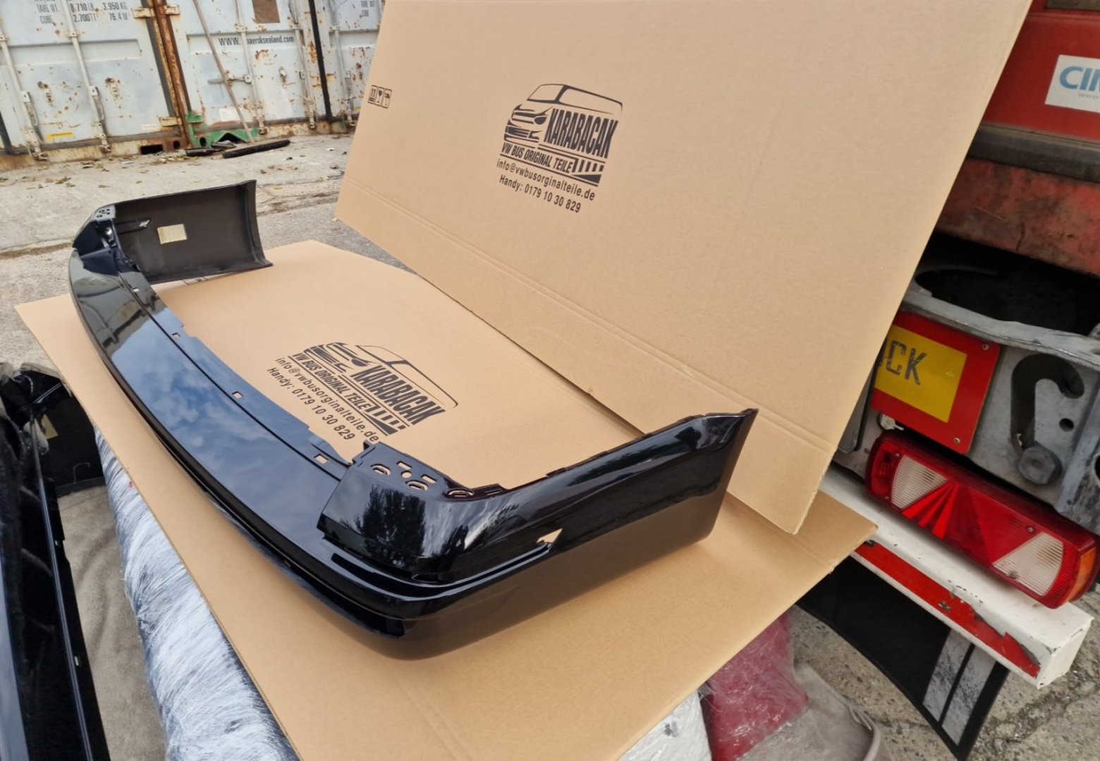 Foto von VW T6 stoßstange Hinten mit Blenden  für VW Bus Ersatzteil