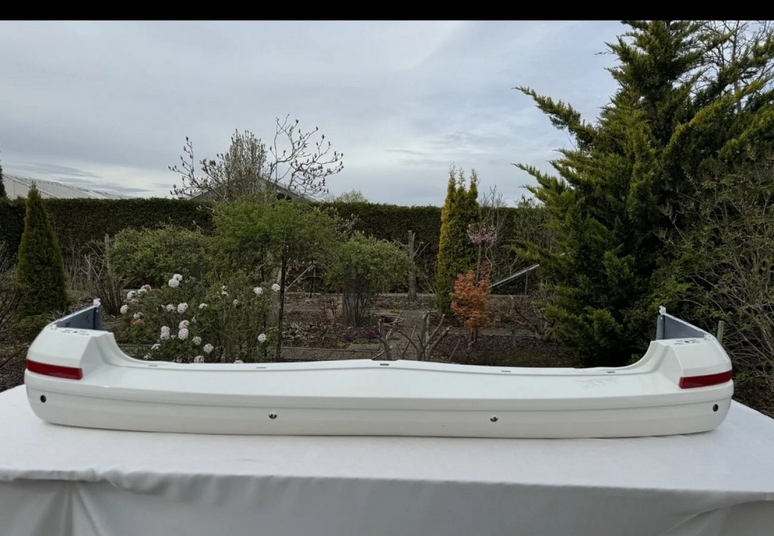 Foto von Vw Bus T6 T6.1 Stoßstange Stoßfänger hinten LB9A Candyweiß Parksensor  für VW Bus Ersatzteil