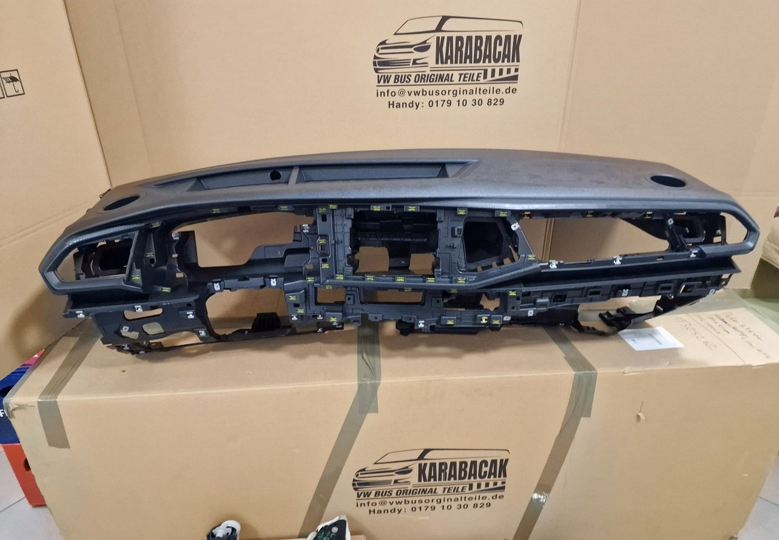 Foto von VW-BUS T6.1 Transporter Armaturenbrett Set  für VW Bus Ersatzteil