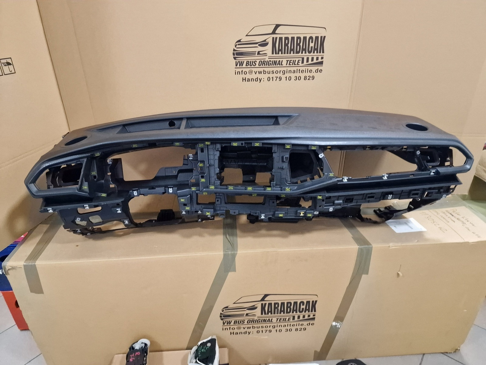 Foto von VW Bus T6.1 Armaturenbrett Set  für VW Bus Ersatzteil