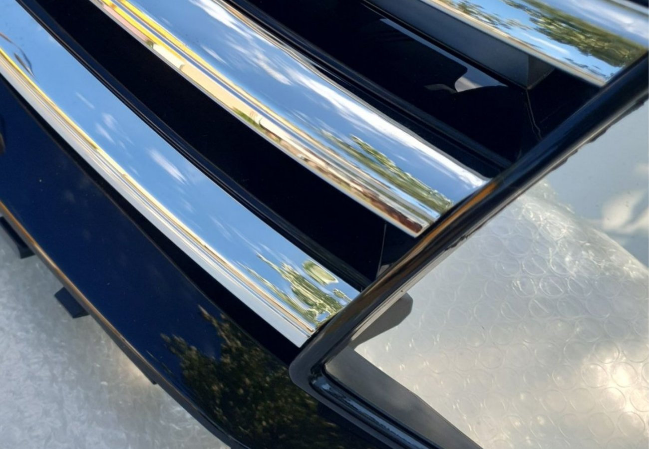 VW T6 Highline Kühlergrill – Original Gebrauchtteil mit Chromleisten für Modelle ab 2015